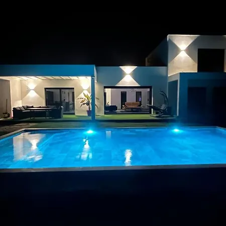 Catalya Moderne Piscine Chauffee Villa
