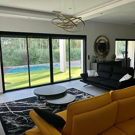Catalya Moderne Piscine Chauffee Villa